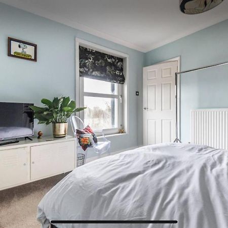 Attractive Comfortable Room In Friendly House Hastings Bagian luar foto